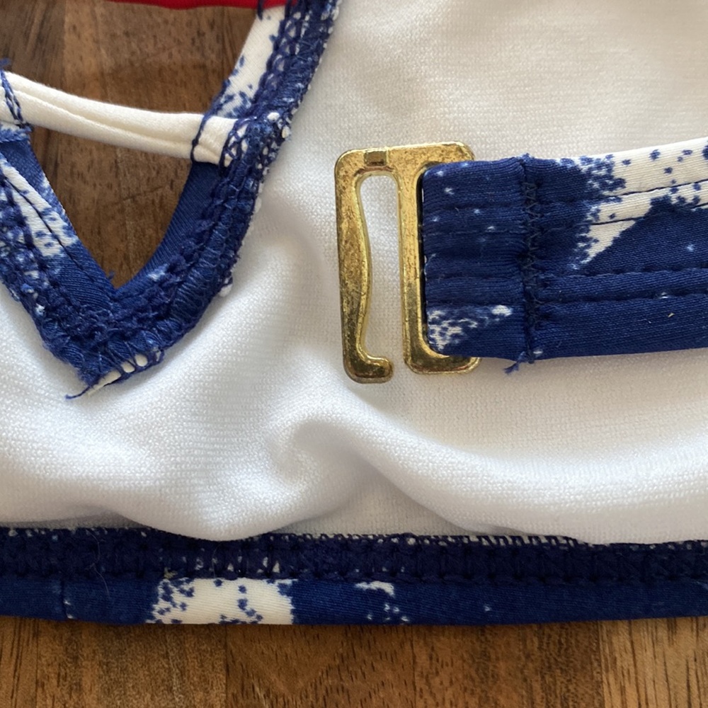 Xliharation Swim Top size Large - Picture 4 of 5